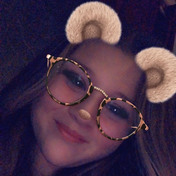 Meet your Posher, Mara - Picture 1 of 1